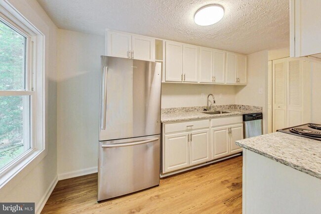 Foto del edificio - 6307 Willow Way