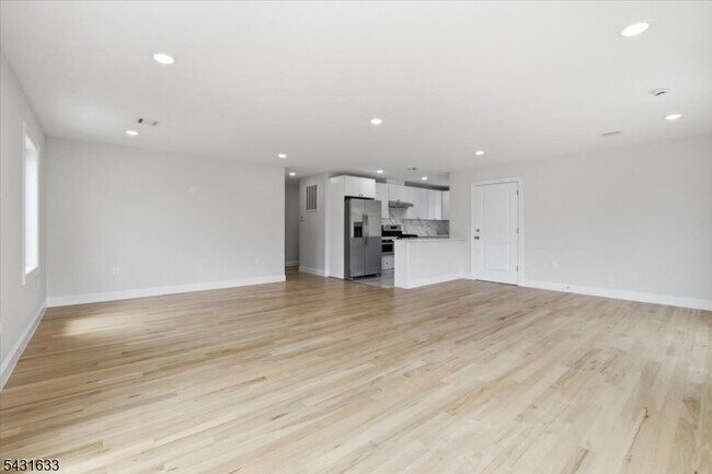 Foto del edificio - 281 Maple St
