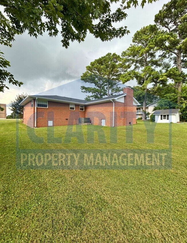 Foto del edificio - Charming 3-Bedroom Home in Central Cleveland