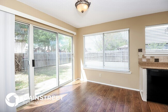 Foto del edificio - 3124 Stonewall Ln