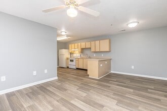 Building Photo - Hallmark at the Park