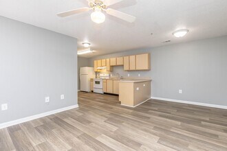 Building Photo - Hallmark at the Park