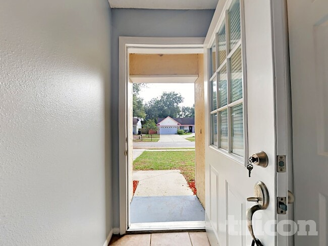 Foto del edificio - 910 Sunridge Point Dr