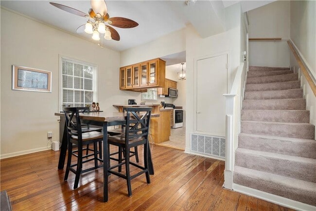 Foto del edificio - 158 S Cedar St