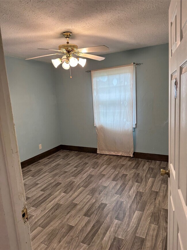 Foto del edificio - 205 Burke Rd