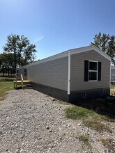 Building Photo - 814 S Kern Ave