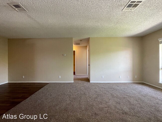 Building Photo - 2 br, 1.5 bath House - 5215 Caliente St. #24