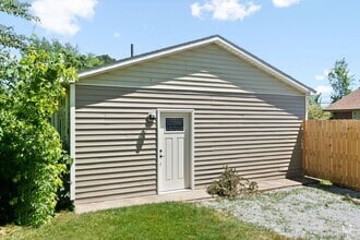 Building Photo - 478 Thompkins Ln