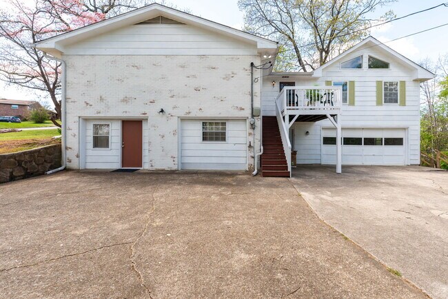 Foto del edificio - 4617 Cloverdale Loop