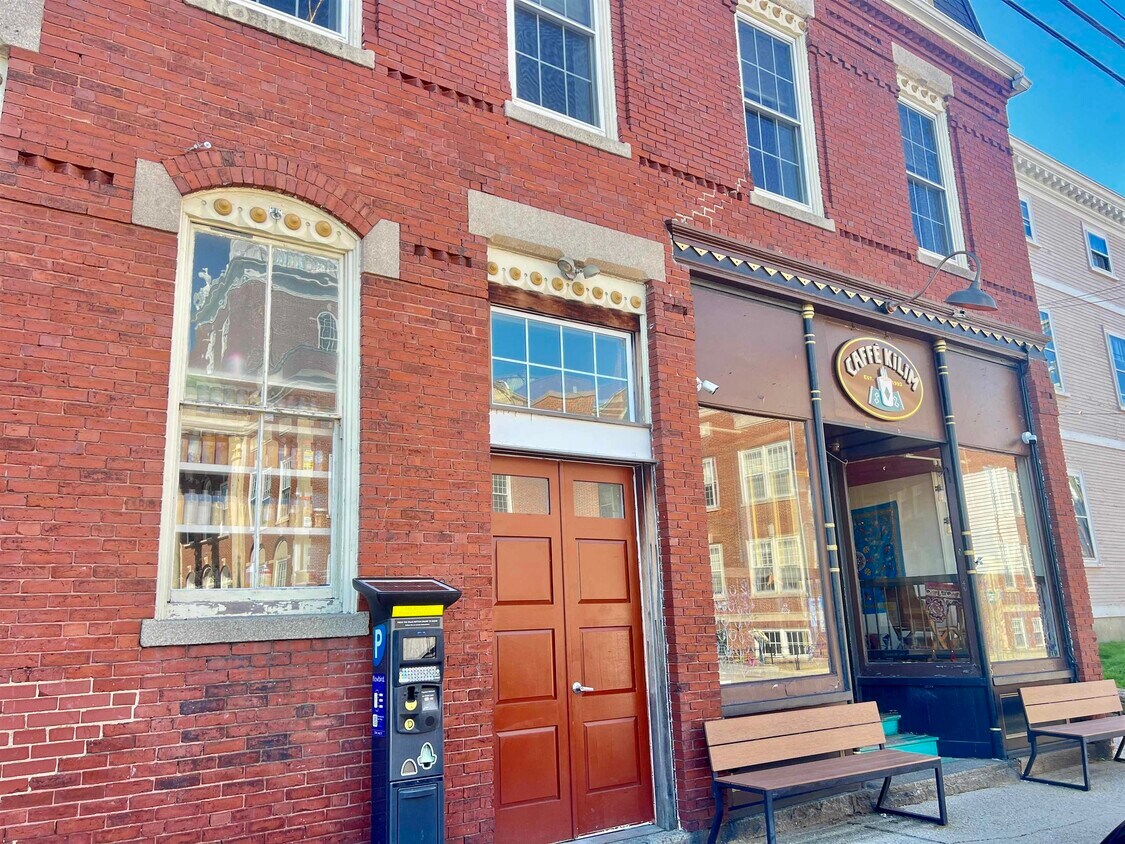Primary Photo - 282 Central Ave