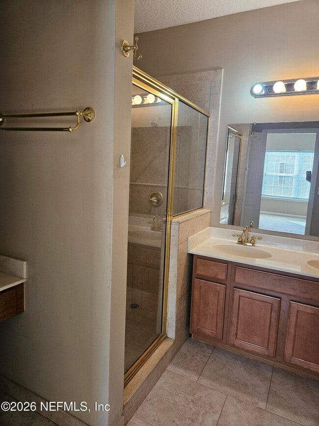 Foto del edificio - 3888 Summer Grove Way N