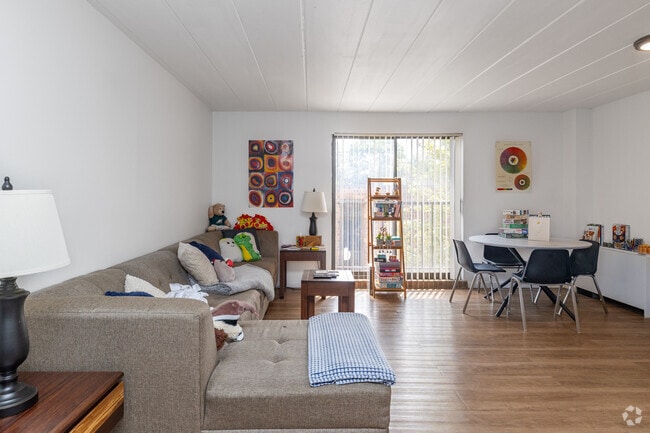 2BR, 1BA - 800SF - Living Room - The Graduate Apartments