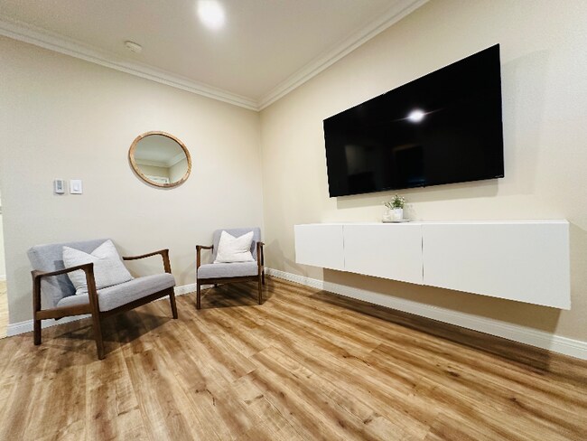 Foto del edificio - 1647 N Lake Ave