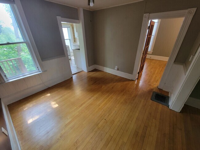 Foto del edificio - 1206 E 3rd St