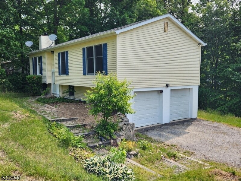 Primary Photo - 5 Stonewall Dr