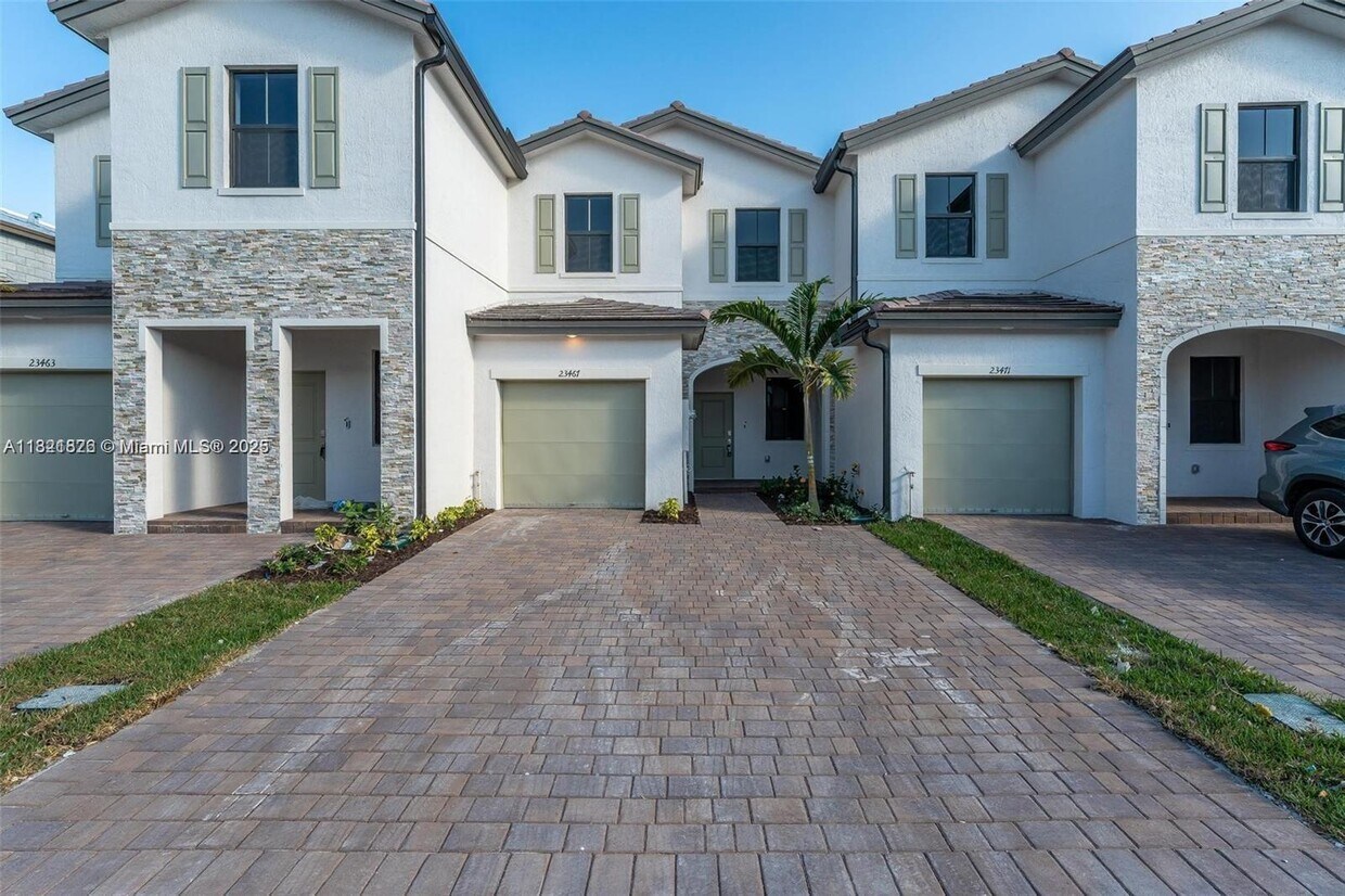 Foto principal - 23467 SW 129th Ave