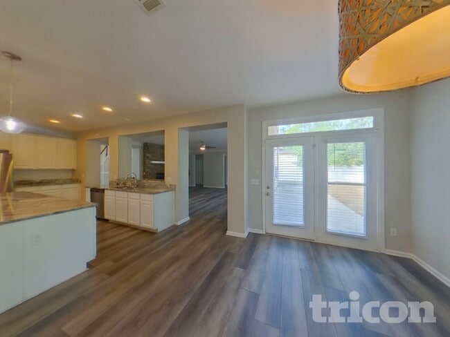 Foto del edificio - 7457 Mistydawn Dr