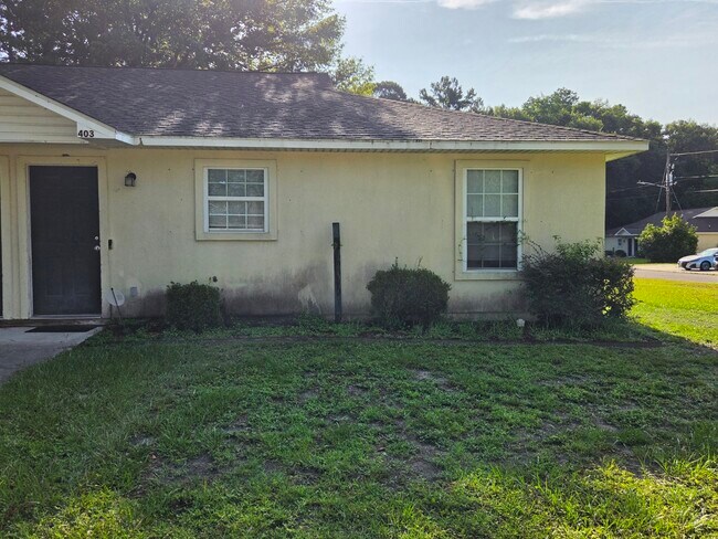 Building Photo - 403 S Ashley St