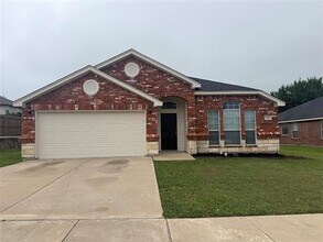 Building Photo - 924 Marist Dr