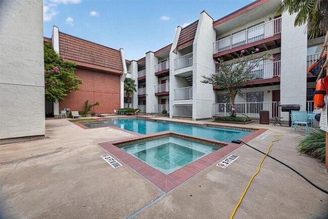 Foto del edificio - 3115 Helms St