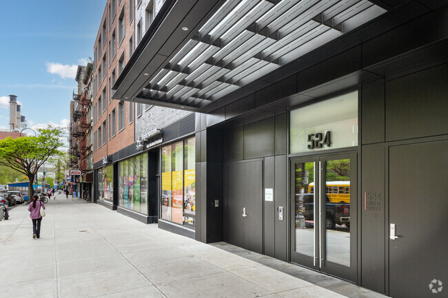 Entrada - EVGB Building B