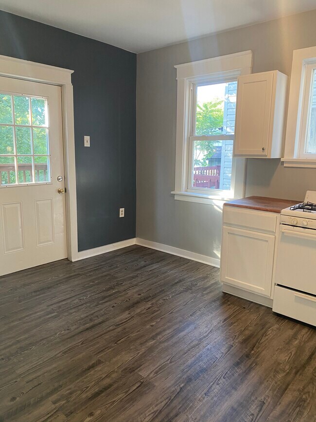 Kitchen - 215 W 26th St