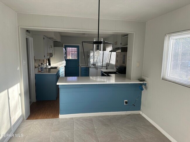 Building Photo - 1304 Mescalero Dr