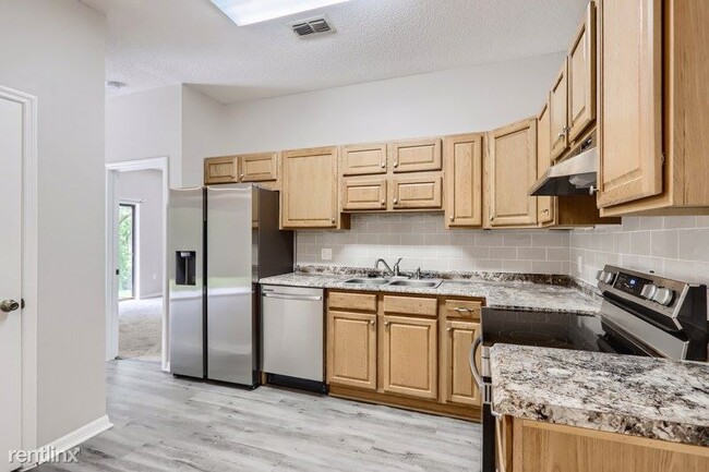 Foto del edificio - 3 br, 2 bath House - 6348 Sleepy Hollow Dr...