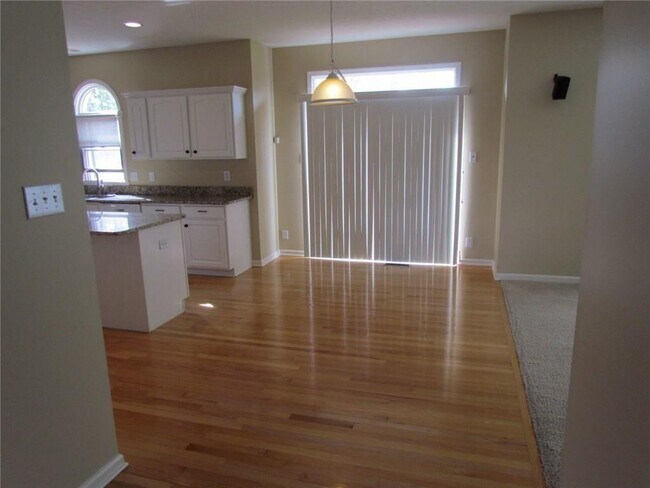 Building Photo - 411 Mari Way