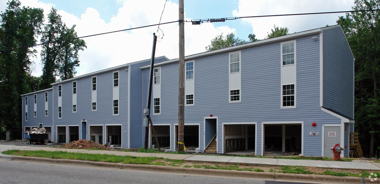 Building Photo - 2809 Avent Ferry Rd
