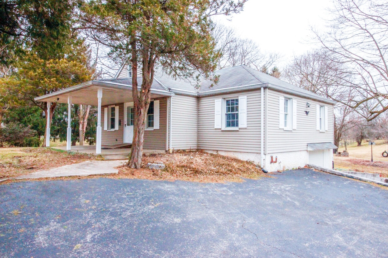 2680 Charlestown Rd, Phoenixville, PA 19460 House Rental in