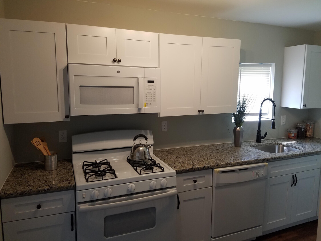 Foto principal - 742 Franklin St