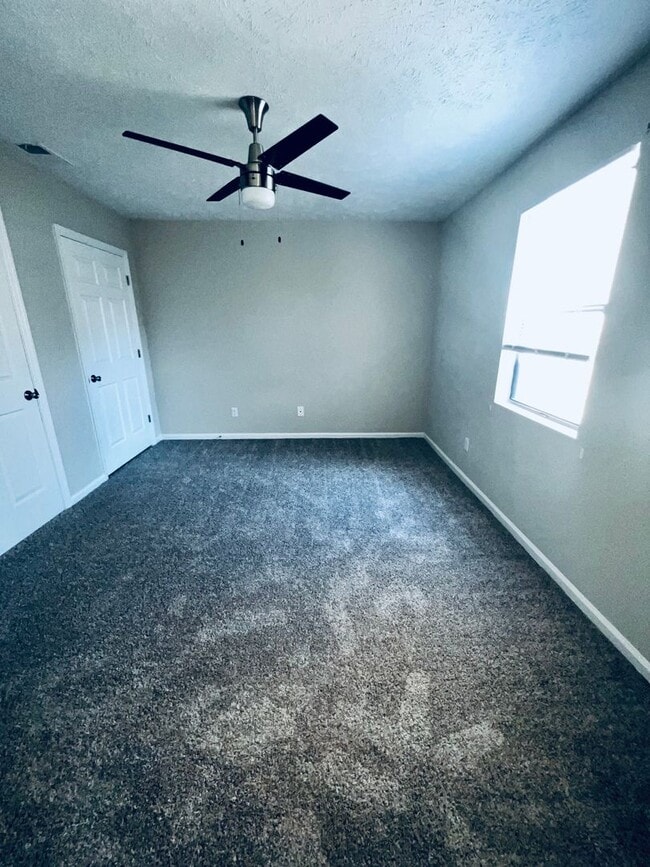 Interior Photo - Woodland Ridge