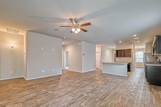 Foto del edificio - 14122 Silver Falls Ct