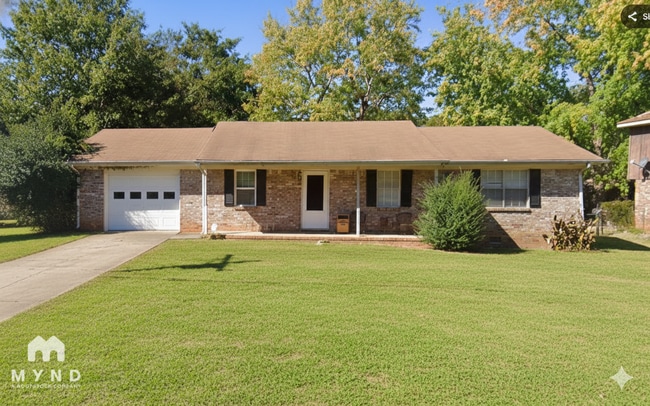 Building Photo - 3001 Lakeridge Dr SE