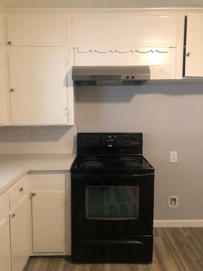 Foto del edificio - Gorgeous Just Remodeled 4 bed 2 bath Home ...