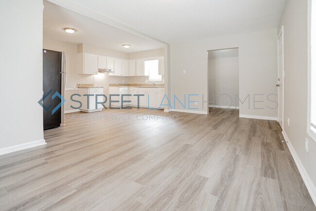 Building Photo - 2325 Watkins Dr