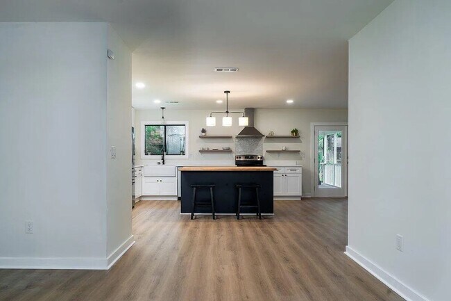 Foto del edificio - 4 Bedroom 2 Bath House in Corey Woods - Summerville