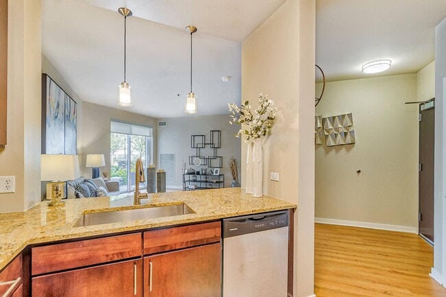 Interior Photo - Avant at the Arboretum