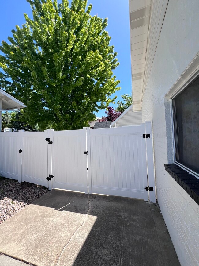 Building Photo - 760 N 1150 E
