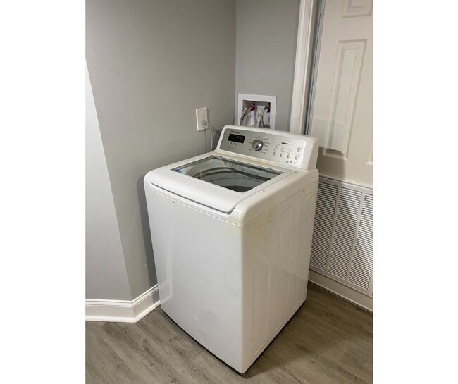 Foto del edificio - 5019 Belair Rd