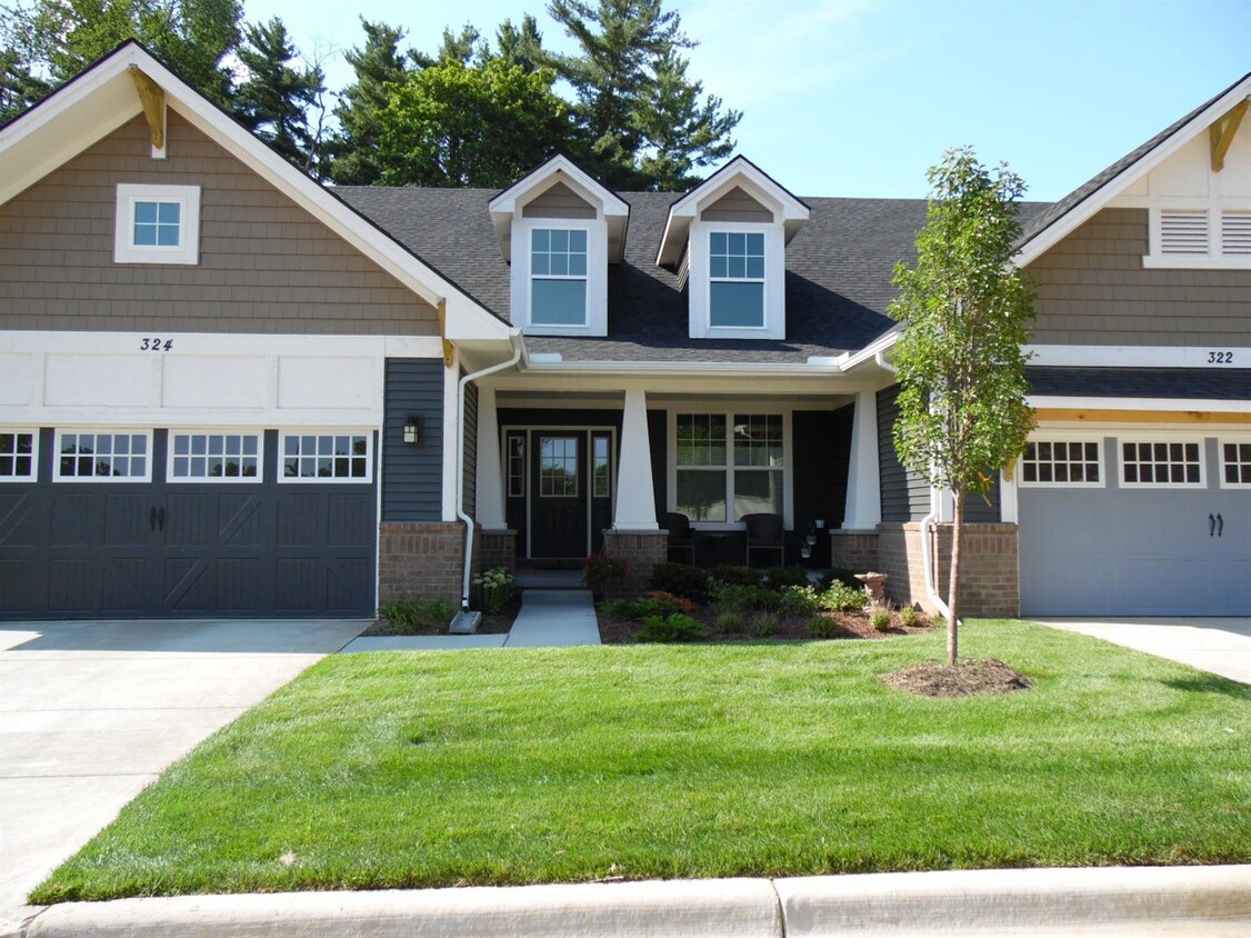 Primary Photo - 302 Curtiss Ln