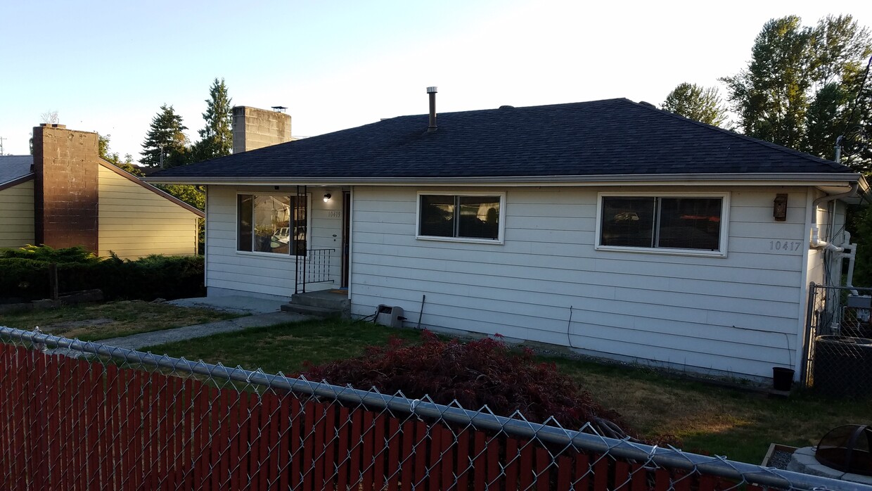 Foto principal - 10419 11th Ave SW