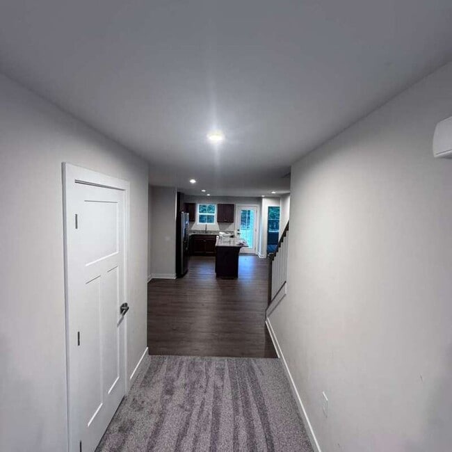 Foto del edificio - 245 Scenic Rd