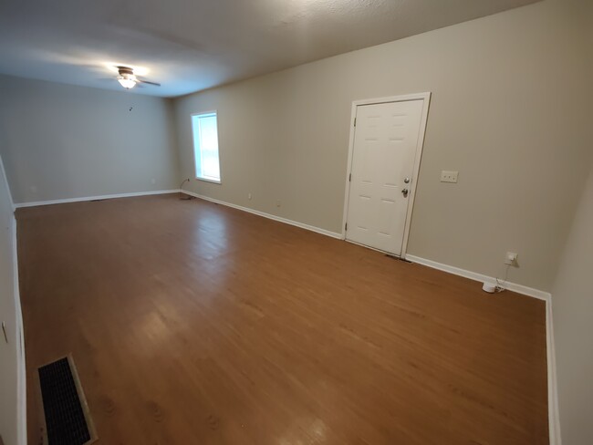 Foto del edificio - 6310 Raytown Rd
