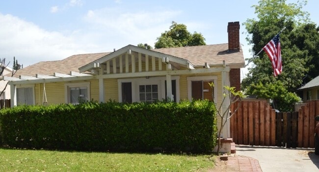 Vista frontal - 140 S Craig Ave