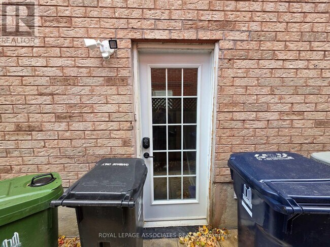 Photo du bâtiment - 64 Morningside Ave