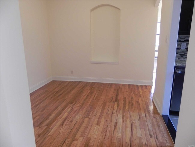 Foto del edificio - 160 S Middle Neck Rd