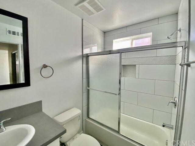 Foto del edificio - 3021 Raymond Ave