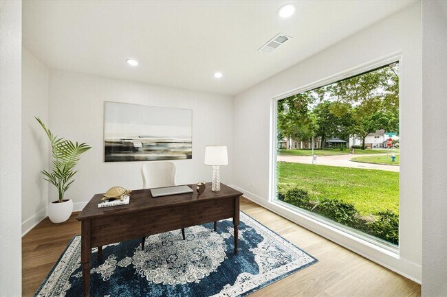 Foto del edificio - 5619 Deepcreek Ln
